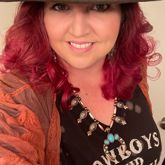 Meet your Posher, Susan - Picture 2 of 3